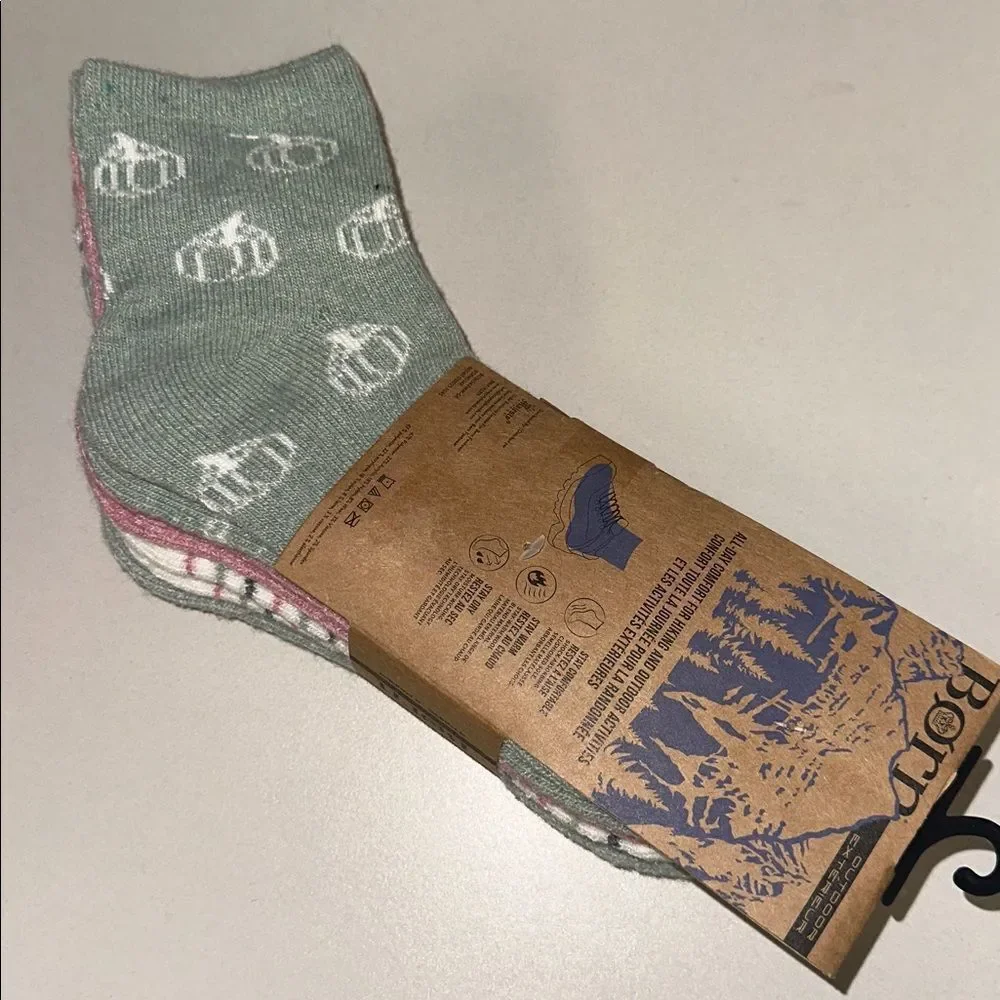 BORN OS Green White Pink Printed Fall Wool Blend Quarter Outdoor Warm Socks 4pk